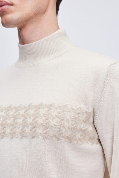 Bej Regular Fit Jakarlı Yarım Balıkçı Yaka Yünlü Triko Kazak - 4