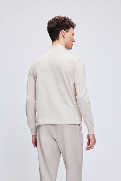 Bej Regular Fit Jakarlı Yarım Balıkçı Yaka Yünlü Triko Kazak - 5