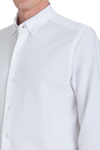 Beyaz Comfort Fit Düğmeli Yaka Uzun Kollu Gofre Casual Gömlek - 4