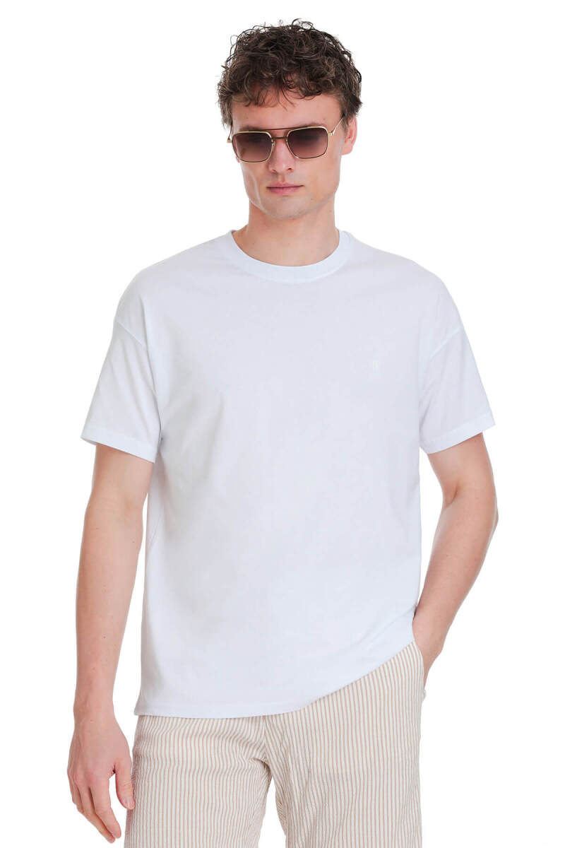 Beyaz Regular Fit 100% Pamuk Bisiklet Yaka Oversize Tişört - HTML