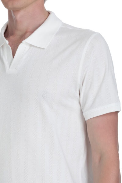 Beyaz Regular Fit Apaş Yaka Pamuklu Tişört - 4