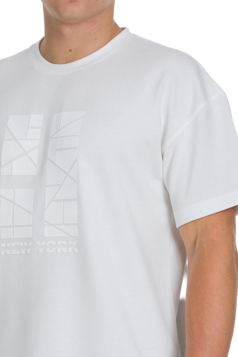 Beyaz Regular Fit Bisiklet Yaka Oversize Tişört - HTML (1)