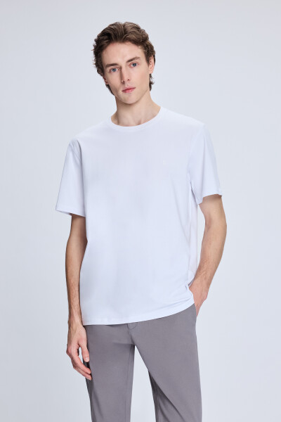 Beyaz Regular Fit Bisiklet Yaka Pamuklu Tişört 