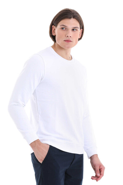 Beyaz Regular Fit Düz Pamuklu Bisiklet Yaka Sweatshirt - 7