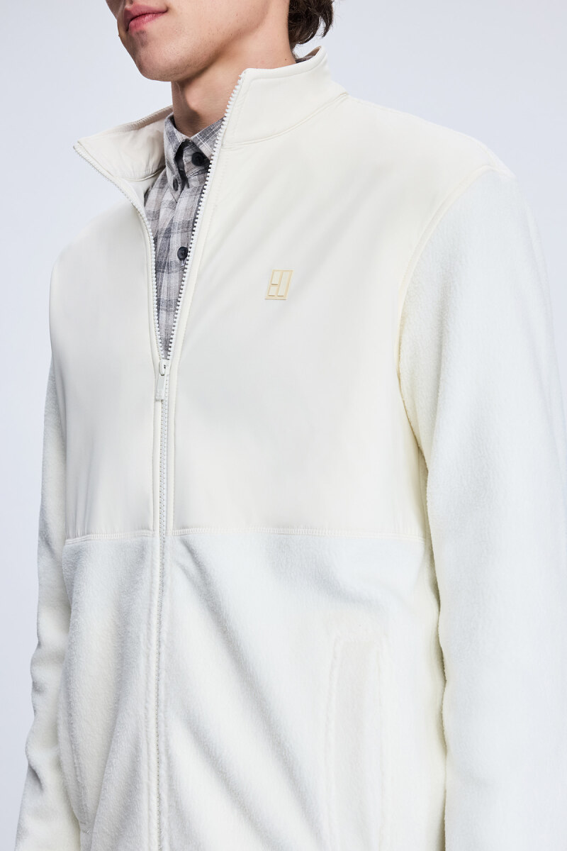 Beyaz Regular Fit Hakim Yaka Baharlık Mont - HTML (1)