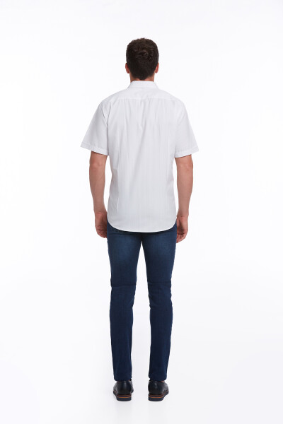 Beyaz Regular Fit Kareli Pamuklu Slim Yaka Kısa Kol Klasik Gömlek - 8