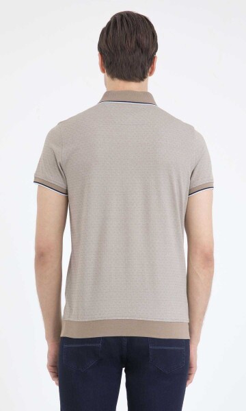 Bej Desenli Polo Yaka Tişört - 4