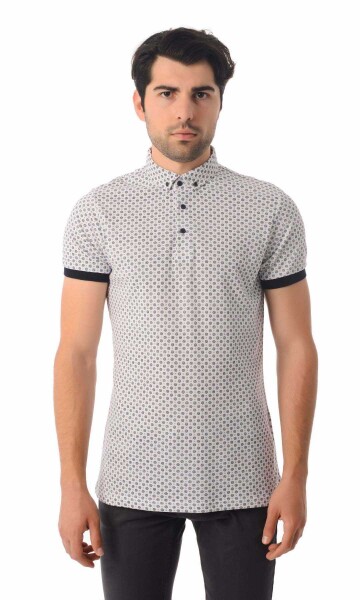 Beyaz Desenli Düğmeli Polo Yaka Tişört - 1