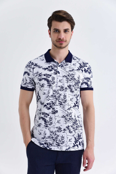 Beyaz Desenli Polo Yaka Tişört - 3