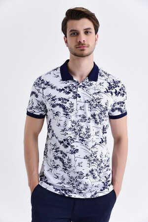 Beyaz Desenli Polo Yaka Tişört - 6