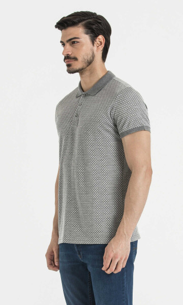 Gri Desenli Polo Yaka Tişört - 3