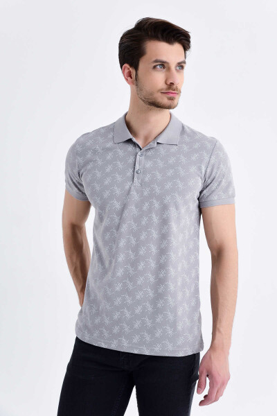 Gri Desenli Polo Yaka Tişört - 1