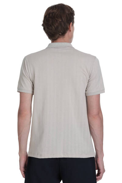 Ekru Regular Fit Apaş Yaka Pamuklu Tişört - 5