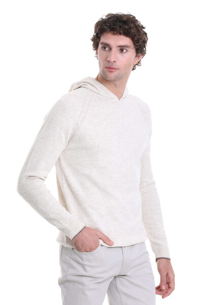 Ekru Regular Fit Bisiklet Yaka Jakarlı Kapüşonlu Kazak - 4