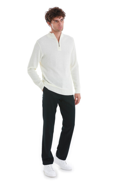 Ekru Regular Fit Jakarlı Yarım Balıkçı Yaka Fermuarlı Yünlü Triko Kazak - 2