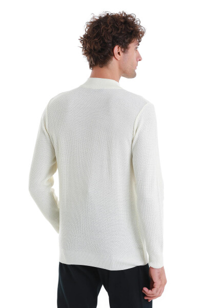 Ekru Regular Fit Jakarlı Yarım Balıkçı Yaka Fermuarlı Yünlü Triko Kazak - 6