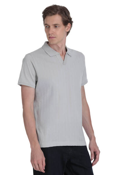 Gri Regular Fit Apaş Yaka Pamuklu Tişört 