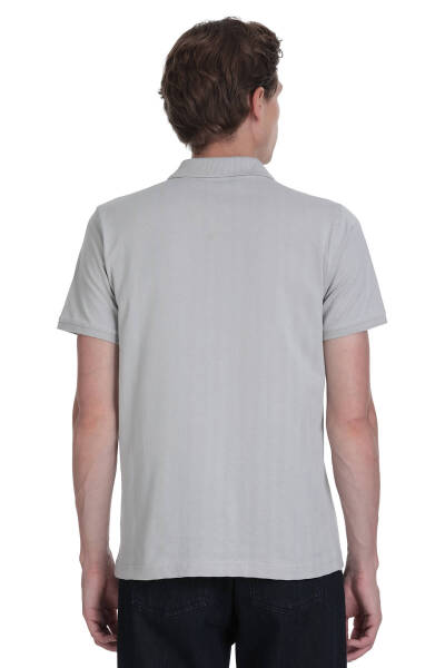 Gri Regular Fit Apaş Yaka Pamuklu Tişört - 5