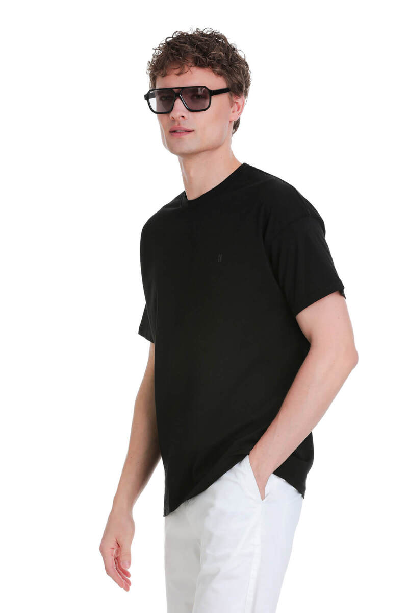 Siyah Regular Fit 100% Pamuk Bisiklet Yaka Oversize Tişört - HTML (1)