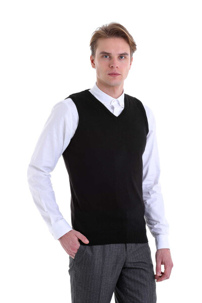 Siyah Comfort Fit V Yaka Yünlü Triko Süveter 
