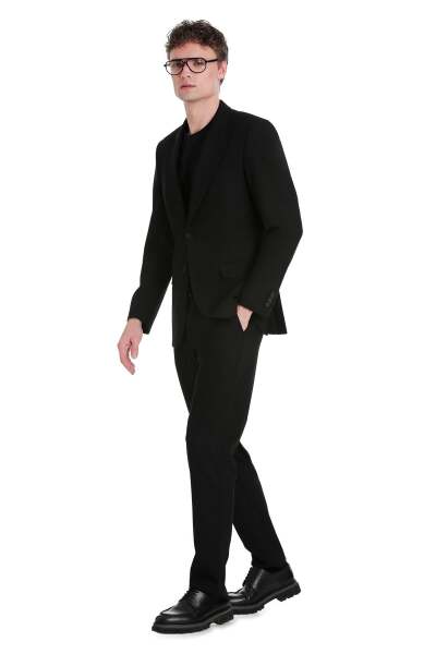 Siyah Slim Fit Sivri Yaka Klasik Takım Elbise - 1
