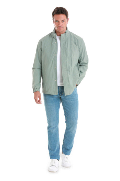 Yeşil Slim Fit Düz Dik Yaka Mevsimlik Mont - 2